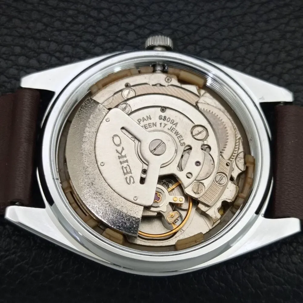 Vintage 1979 Seiko Automatic Mens Silver Watch W/daydate & Gold accents